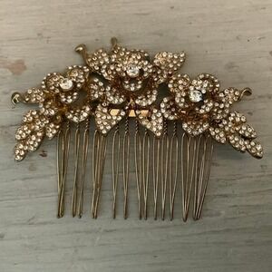 Vintage‎ Gold Tone Rhinestone Floral Hair Comb Good Condition